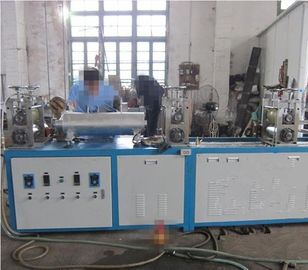 中国 ポリ塩化ビニール熱-縮みやすい管の平らな吹かれたフィルムの放出機械 サプライヤー