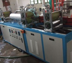 中国 ポリ塩化ビニール熱-縮みやすい管（バレルの電気暖房）平らな吹く機械（共押出し2は自動支払機を着色します） サプライヤー