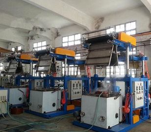 中国 ポリ塩化ビニールのフィルム0.025 - 0.07mmの電気上昇の下の柱が付いている厚さによって吹かれるフィルムの放出機械 工場